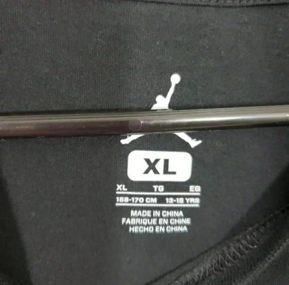 Jordan Big boys tee. Size Xl. Fits a women's Large - Picture 4 of 5